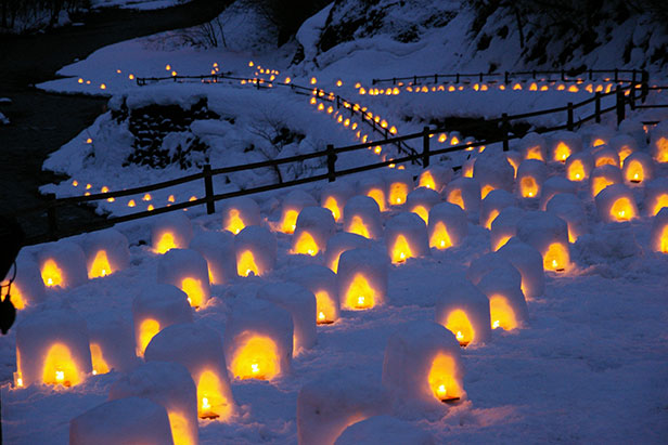 22 自然の神秘、雪灯り、世界一のプラネタリウム…バレンタインにJeep®で行きたい変わり種スポット