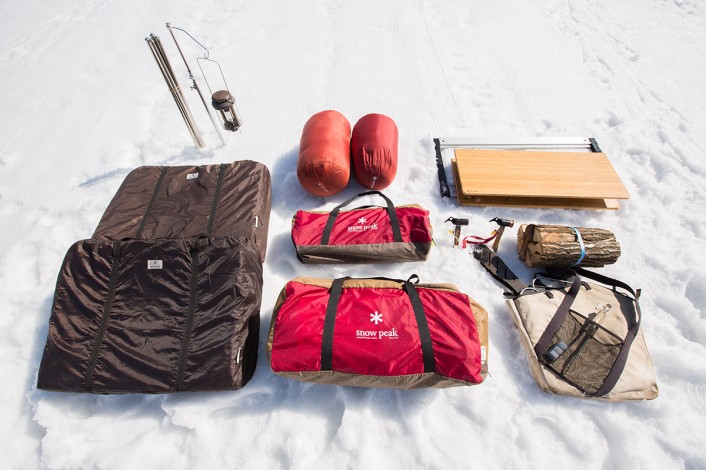150221_YK_00169-706x470 冬キャンプの魅力！雪上テントの張り方から装備まで、徹底レポート。