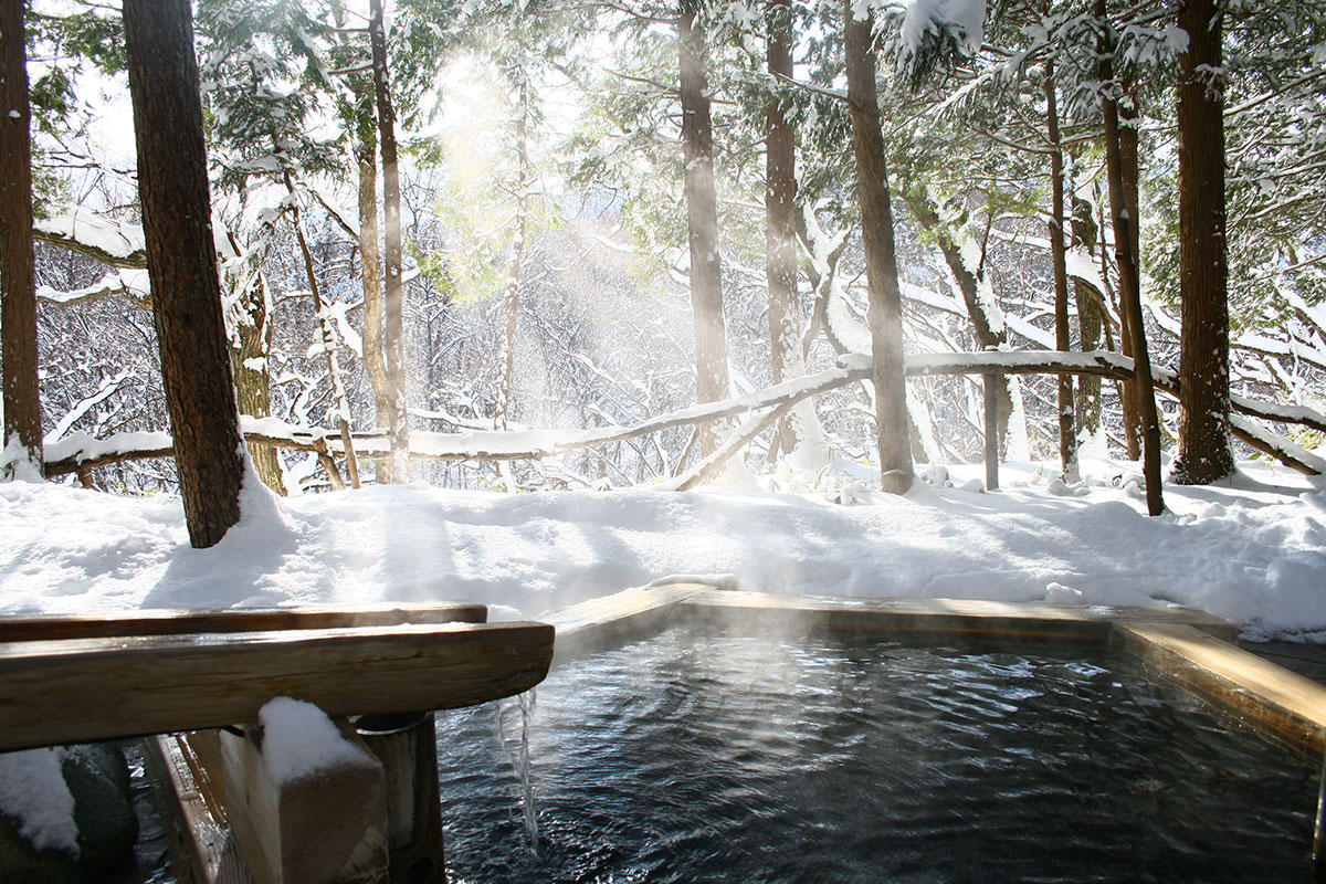 13 【雪見風呂特集】冬の温泉シーズンには、Jeepを走らせて行きたい！日本全国の人気＆穴場“雪見風呂”18選