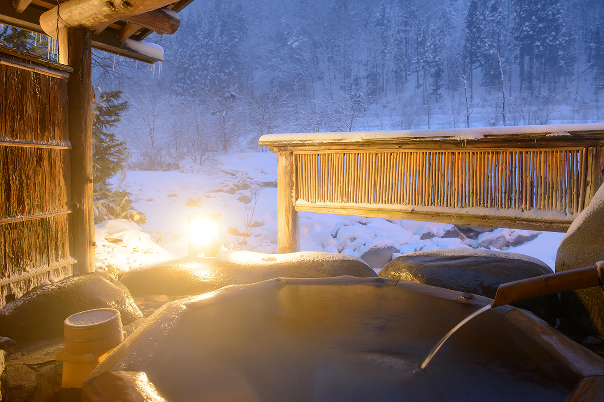 29 【雪見風呂特集】冬の温泉シーズンには、Jeepを走らせて行きたい！日本全国の人気＆穴場“雪見風呂”18選