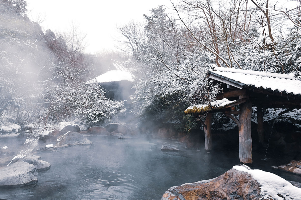 雪見風呂特集】冬の温泉シーズンには、Jeepを走らせて行きたい！日本