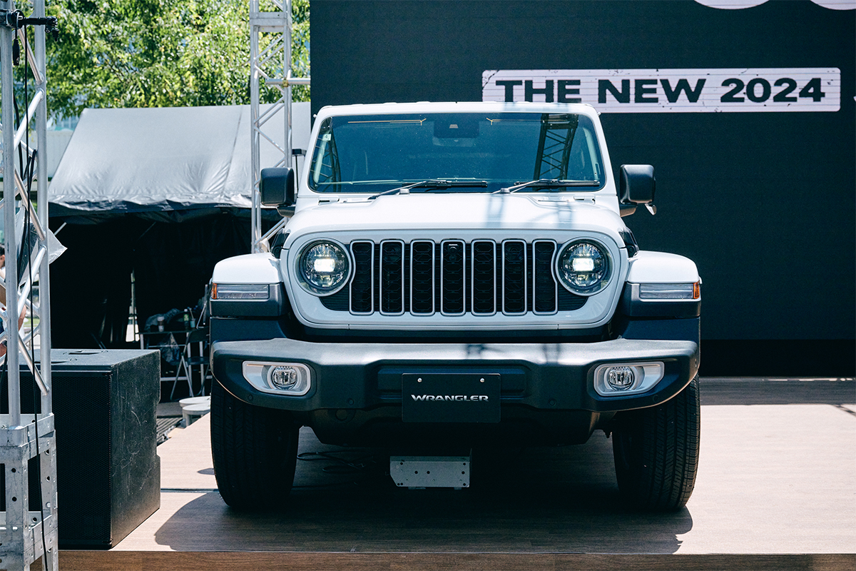 20240510_jeep-0155 新型Jeep Wrangler発表イベント完全レポート Part１  伝統の7スロットグリルに新たな表情を与え、Jeepならではのエイジレスを進化させたNew Wrangler登場！
