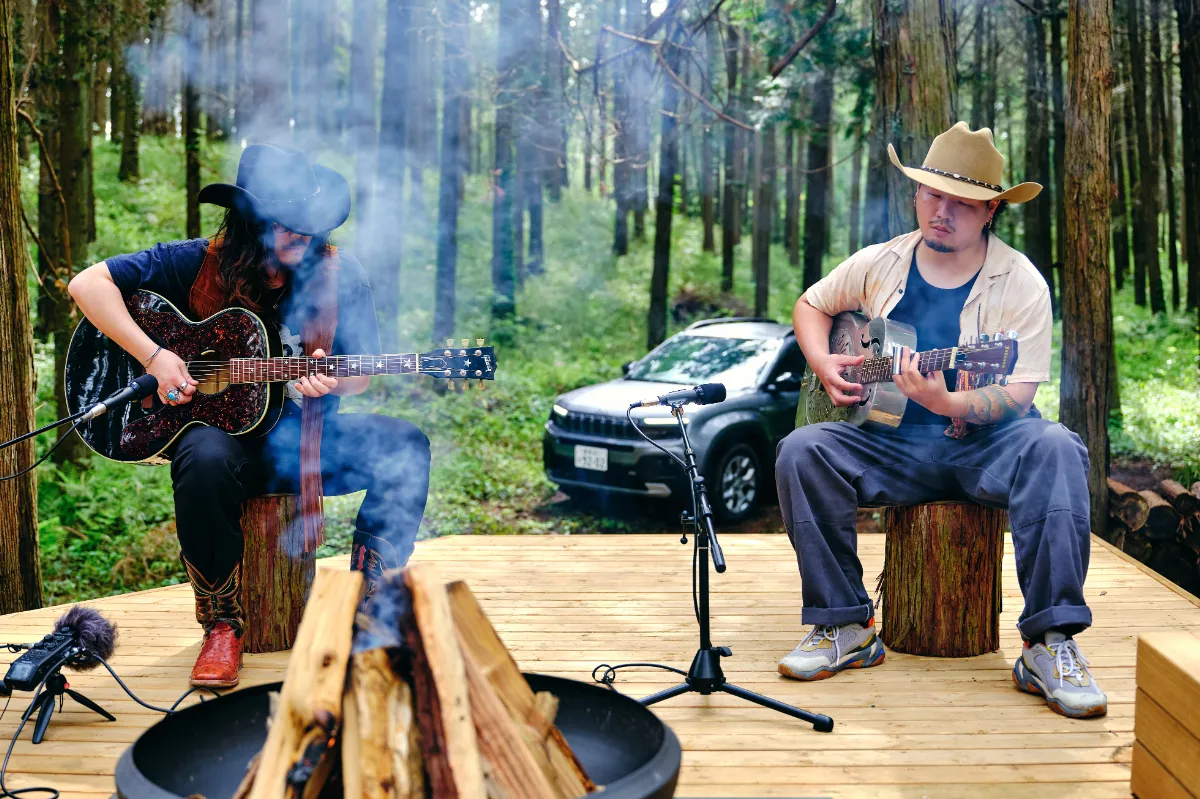 DSF7656 【Jeep FINDING CAMP】 Avenger feat Kroi（長谷部怒生＆益田英知）のウェスタン・アコースティック・キャンプ