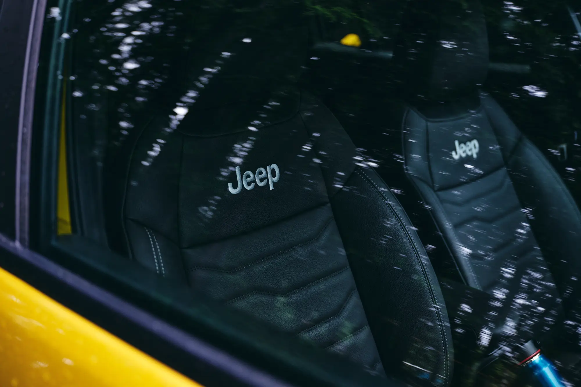 DSF4753 Jeepアベンジャーで行く！“クルマもヒトも充電する旅”へ──あなたの休息地『Render Fika Sammu』