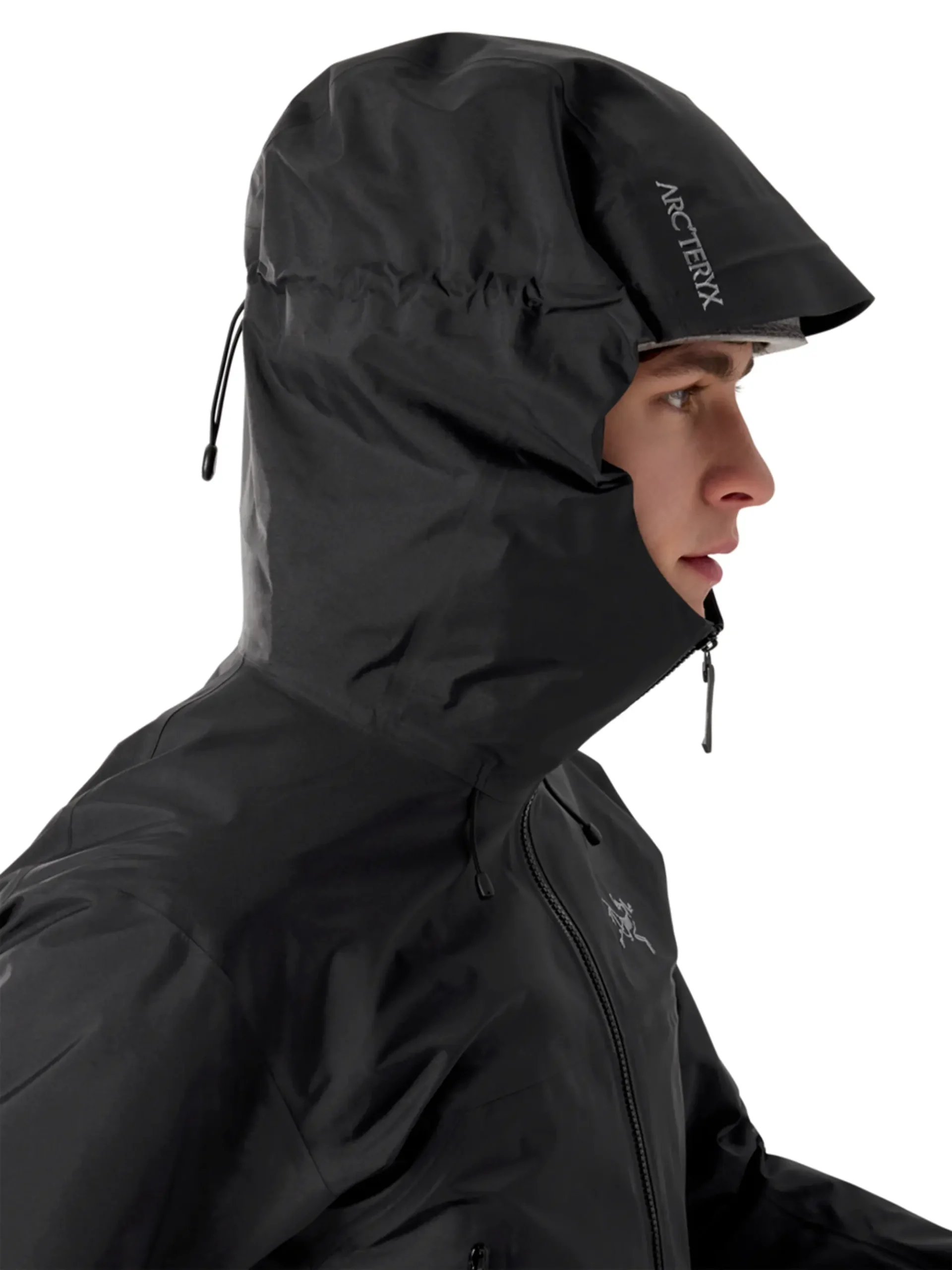 F25_X000010552_002291_Beta-SL-Jacket_Black_Men_M_Hood_white-bg-scaled 【2025年・登山ギア特集】大自然を満喫する登山におすすめのウェア＆ギア