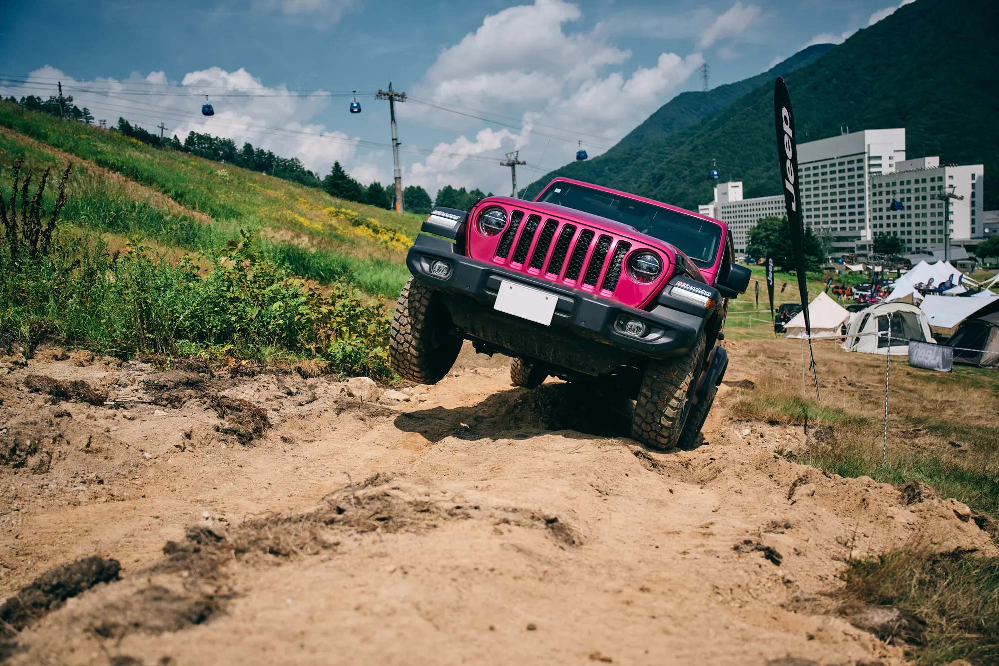 20250823_jeep-0076 【Camp Jeep 2025（前編）】2年ぶりのJeepオーナーの祭典で、こだわりの愛車とキャンプギアが満載のテントスナップ