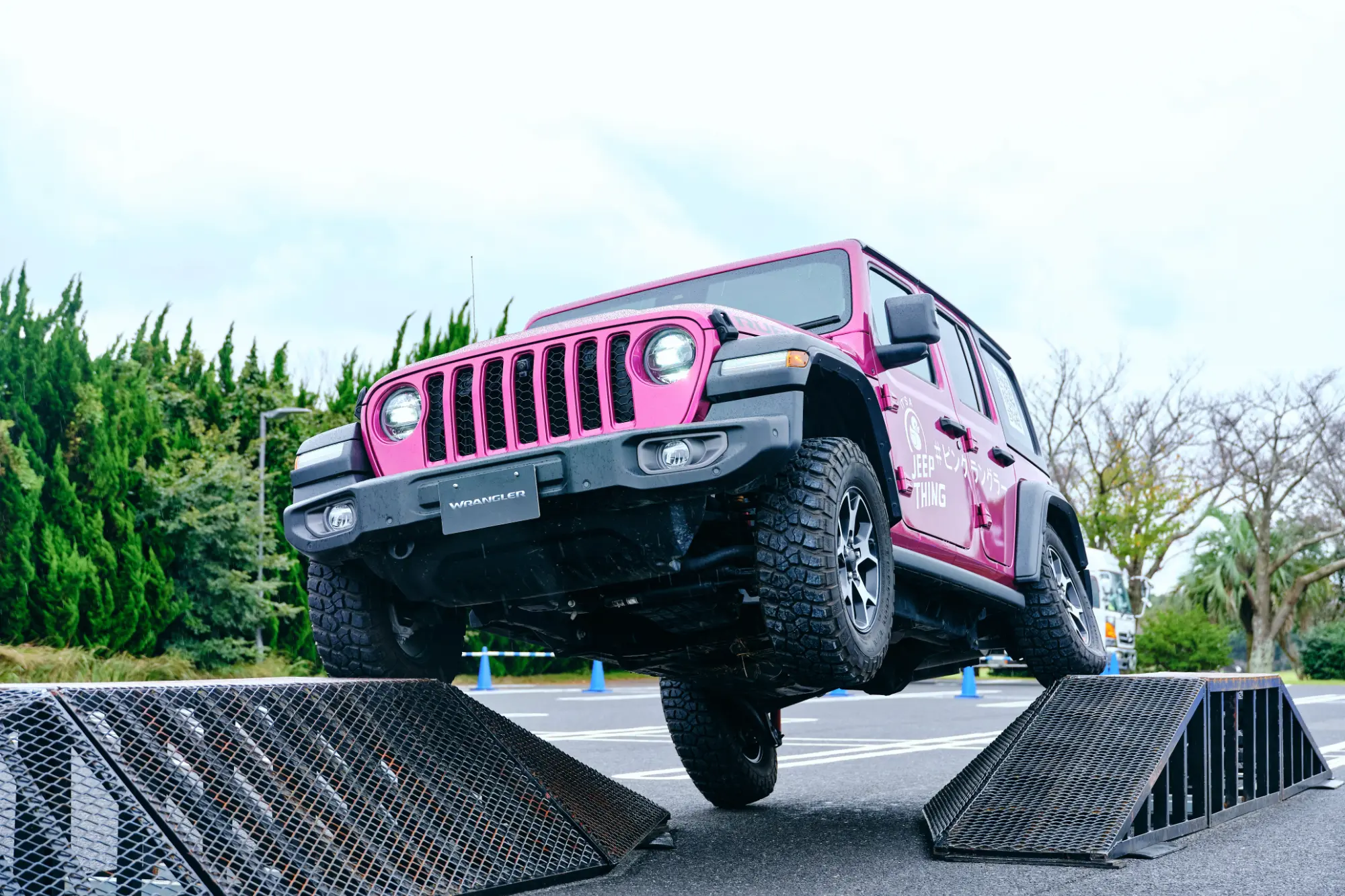 DSF1124 ザ・ロイヤルゴルフクラブで開催されたSafari OPEN 2025をJeepがサポート。Jeepならではのアクティビティを提供したゴルフコンペの1日をレポート