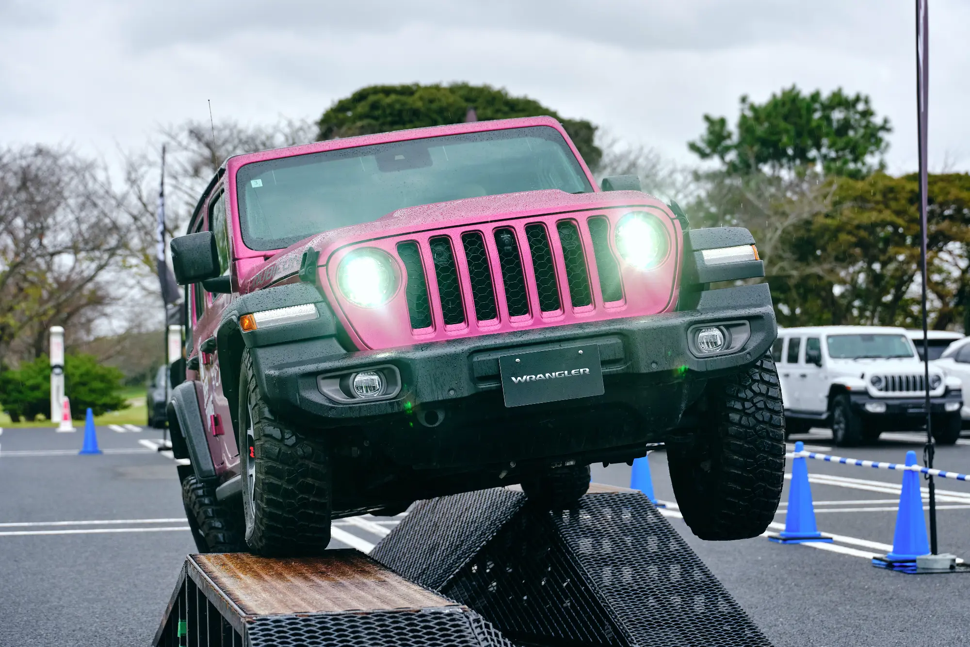 DSF1162 ザ・ロイヤルゴルフクラブで開催されたSafari OPEN 2025をJeepがサポート。Jeepならではのアクティビティを提供したゴルフコンペの1日をレポート