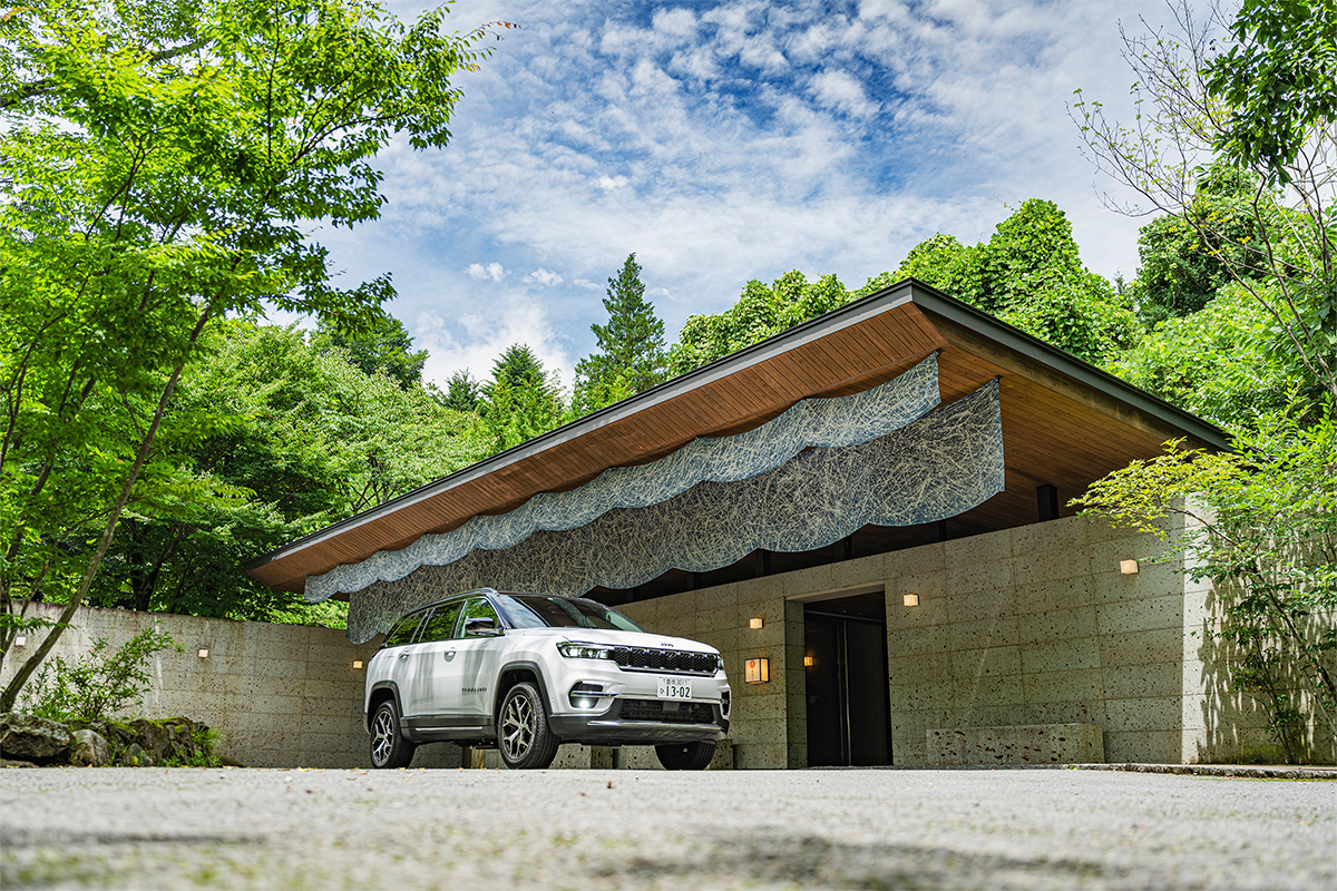 H7Z9021 【Jeep×星野リゾートの温泉旅館「界 鬼怒川」】Commanderで体験する、移動と宿泊の贅沢を楽しみ尽くす旅